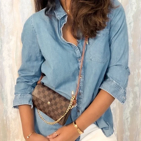 Excellent Louis Vuitton Damier Ebene Sarah wallet with strap - Picture 4 of 15